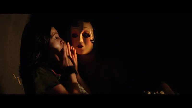 Al cinema l'horror "The Strangers: Prey at Night", uno scialbo remake 