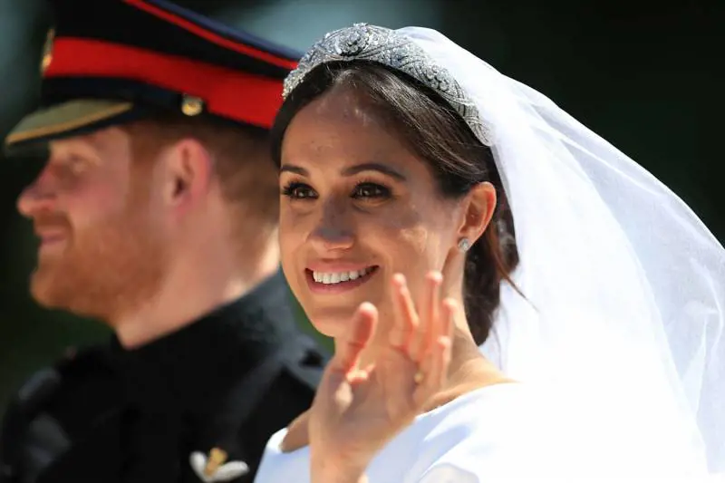 Samantha Grant deride lo stemma di Meghan Markle