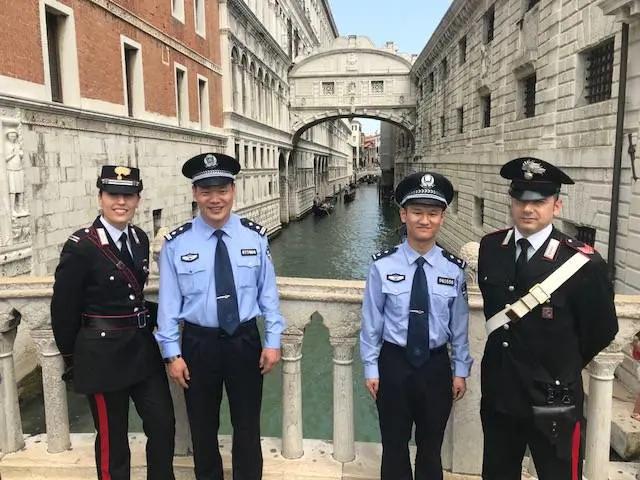 "Venezia invasa dai turisti Pattuglie miste con i cinesi"