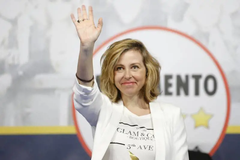"Affronterò la questione vaccini". Ed è scontro tra la Grillo e i pediatri
