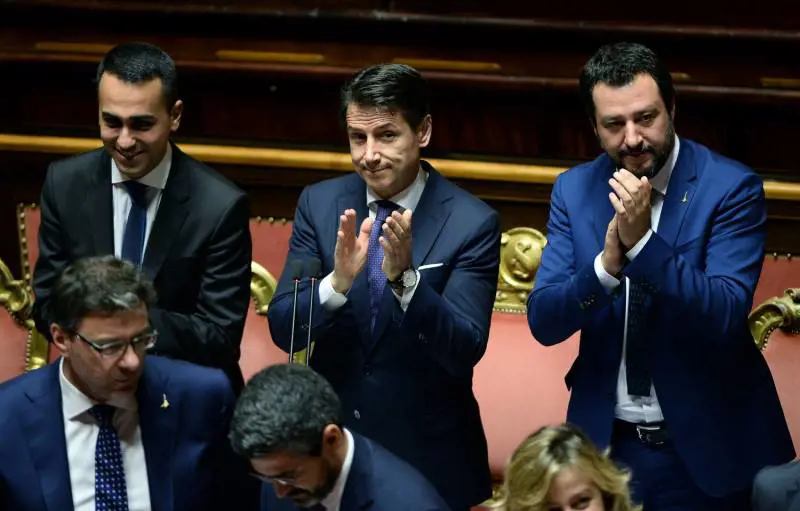 Un consiglio al governo: il 63% degli italiani è per la trattativa con Ue