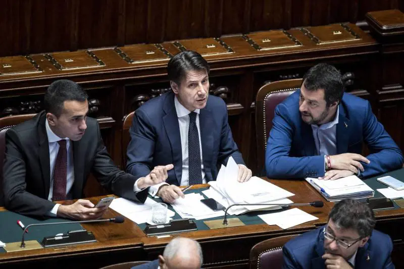 "Ora nel mirino ci sono io...". I sospetti di Conte su Salvini e Di Maio
