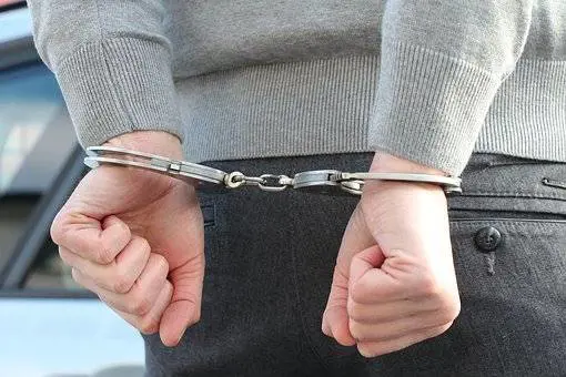 Trieste, rumeno droga e violenta amica, poi aggredisce la moglie