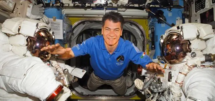 "Farò il turista spaziale. Vorrei portarci il Papa ma è presto per Marte"