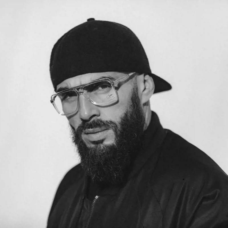 "Crocifiggiamo i laici". Niente show al Bataclan per il rapper islamico Médine