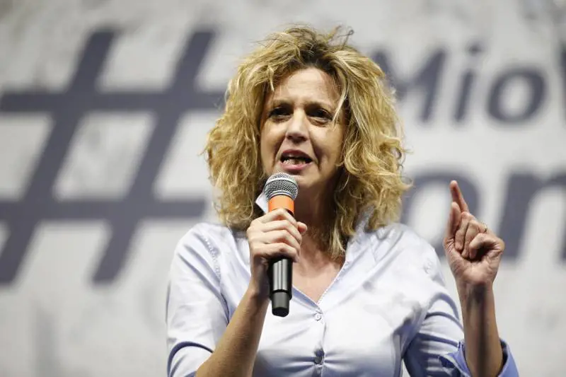 L'ex grillina di ferro asfalta Grillo e Conte: "Vi dico tutto"