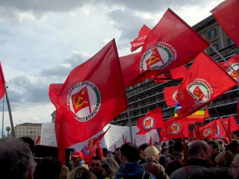 "Le destre vincono...". E i comunisti radunano l'ultrasinistra europea