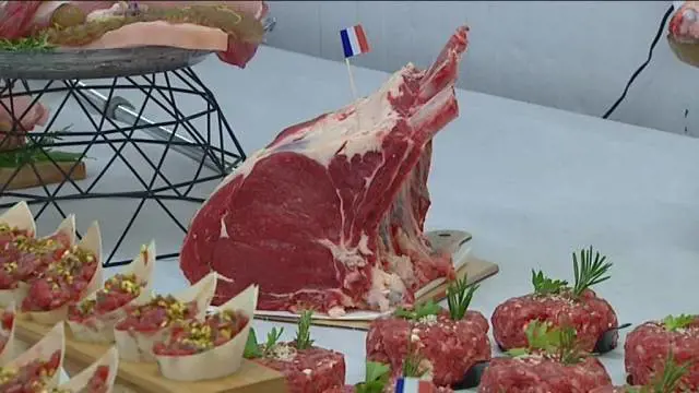 Francia, i macellai hanno paura dei vegani e scrivono al governo: "Aiutateci"