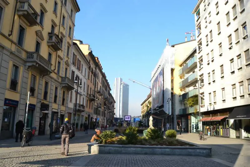 Le mani della 'ndrangheta sulla movida milanese: chiusi bar di corso Como