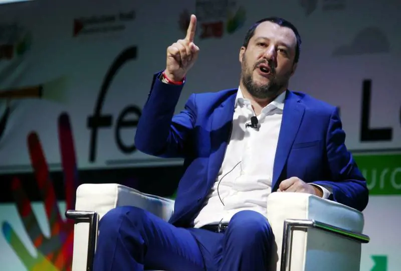 Salvini: "Ecco perché chiudo i porti alle navi delle missioni Ue"
