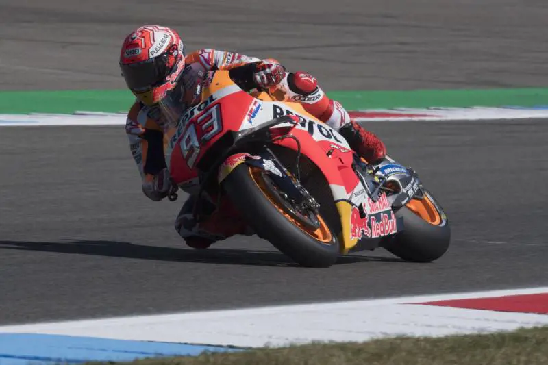 Motogp, Assen: Marquez si prende la pole. Secondo Crutchlow, terzo Rossi