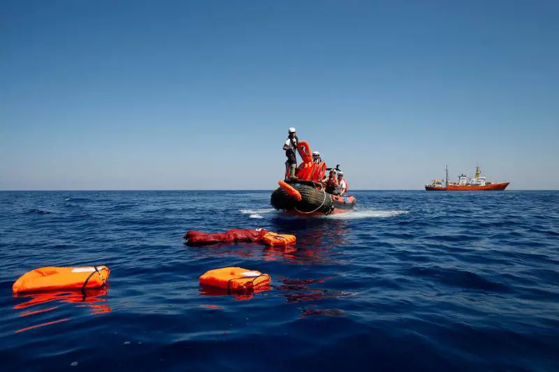 "Rifiuti infetti smaltiti da stracci". Sotto sequestro due navi di Msf