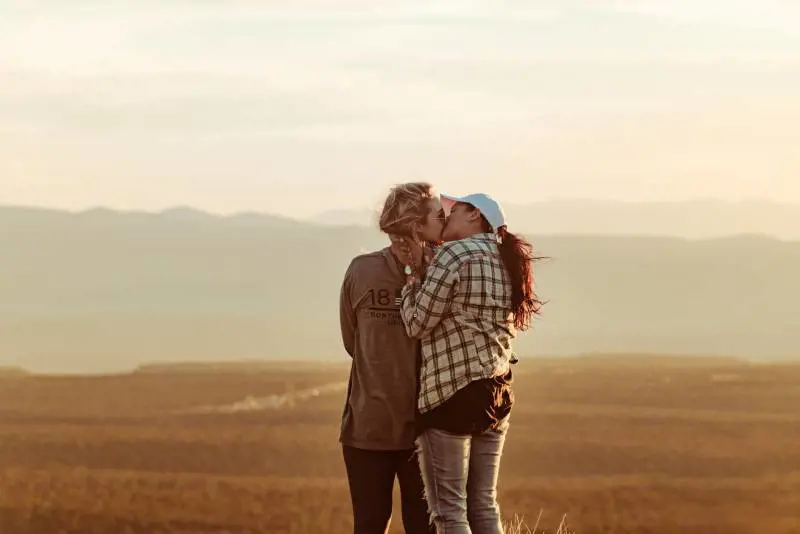Sesso migliore per le lesbiche rispetto alle etero: lo dice la scienza