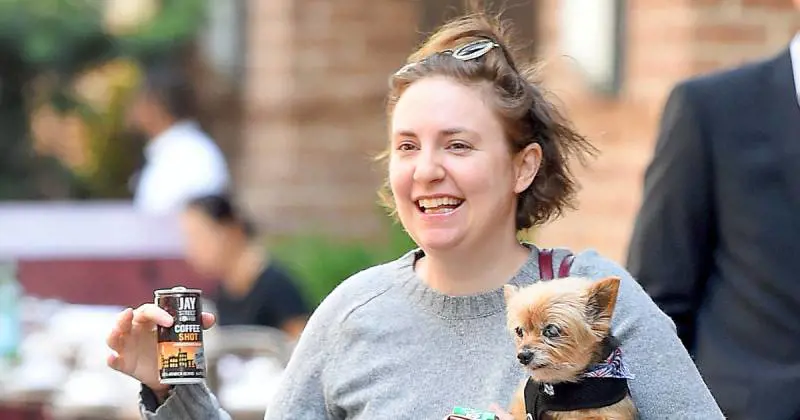 Lena Dunham: "con qualche chilo di troppo si  può essere  felici” 
