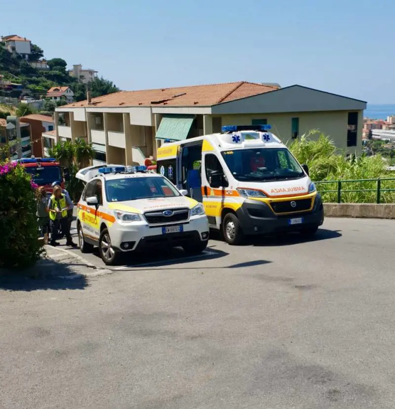 Il personale del 118 sul luogo del'accaduto