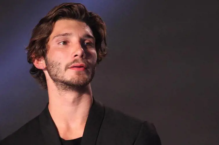 Stefano De Martino: sesso in piedi per essere al top