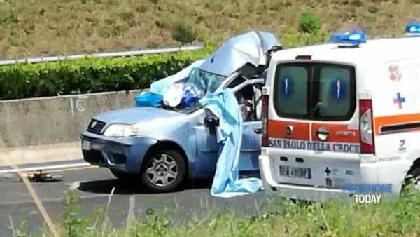 Tragedia sulla A1: perde la vita una giovane famiglia calabrese