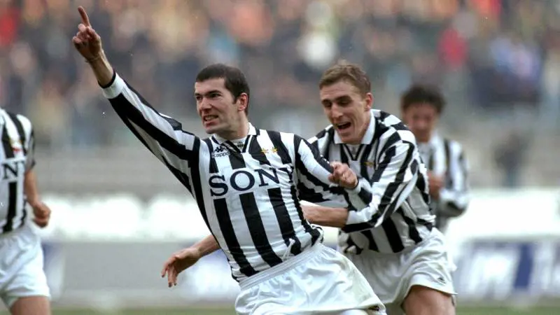 Juve, futuro da dirigente per Zidane? La società smentisce