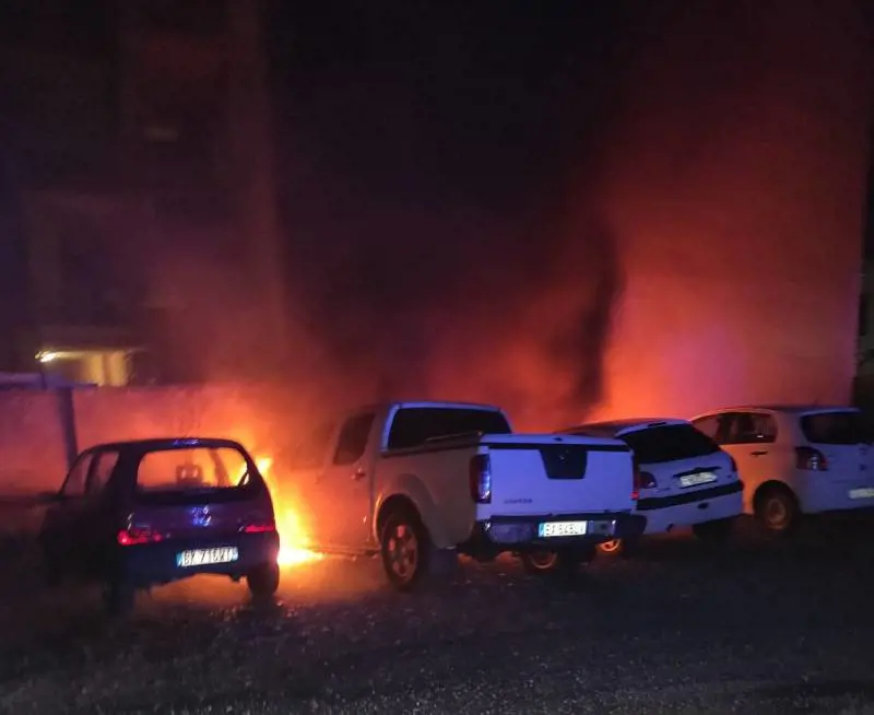 Rogo di tre auto a Vallecrosia