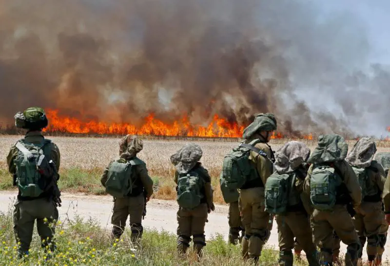 Israele al contrattacco: triplice blitz. "È un segnale all'Iran, possiamo colpire"