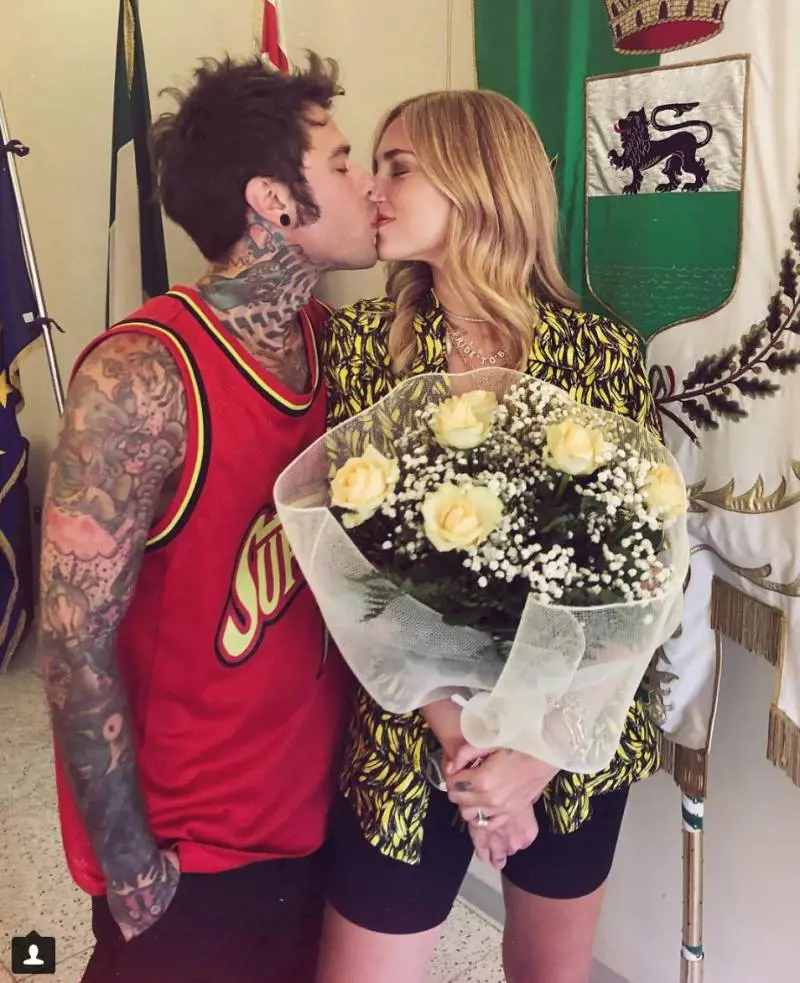 Chiara Ferragni e Fedez festeggiano le pubblicazioni di nozze