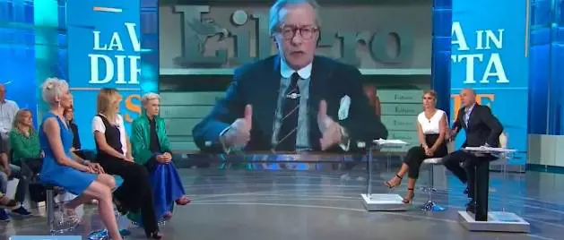 La vita in diretta, Feltri viene interrotto e attacca i conduttori: "Asini". Poi si alza e se ne va