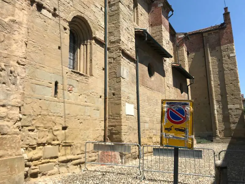 La basilica dei re si consuma: campagna pilota per salvarla