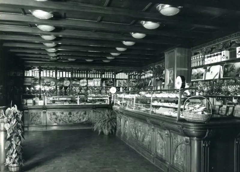 Le 140 candeline sulla torta Vigoni