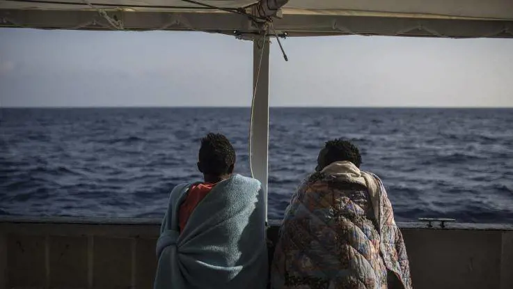 Ghanese lascia l’Italia per tornare in patria e allevare mucche