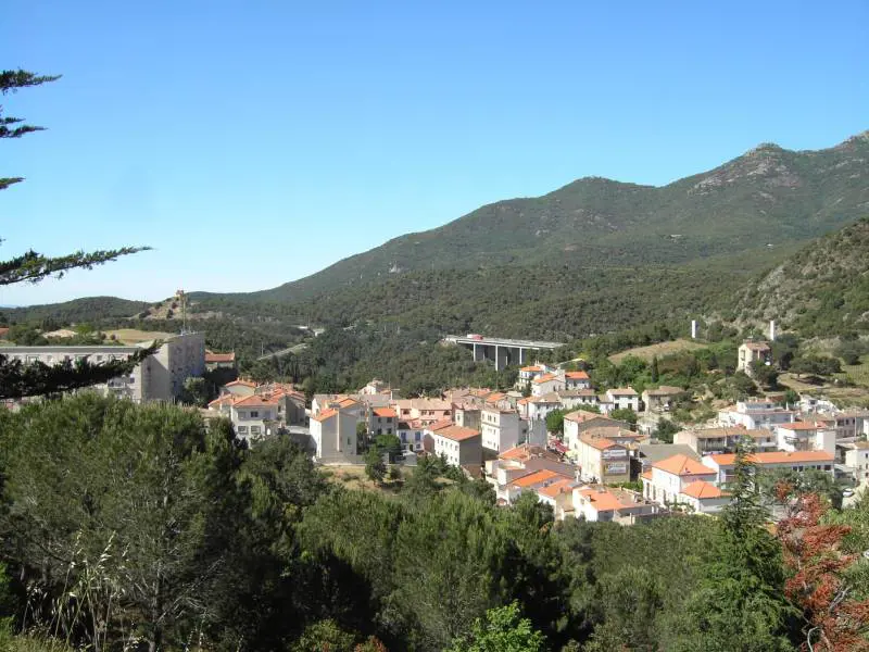 Veduta di Le Perthus