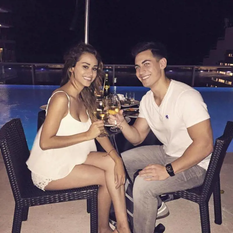 Lascia la fidanzata Yanet Garcia per i videogiochi: Douglas Martin perde il campionato di "Call of Duty"