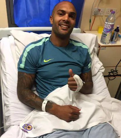 Wolverhampton, il portiere Ikeme si ritira: "Devo sconfiggere la leucemia"