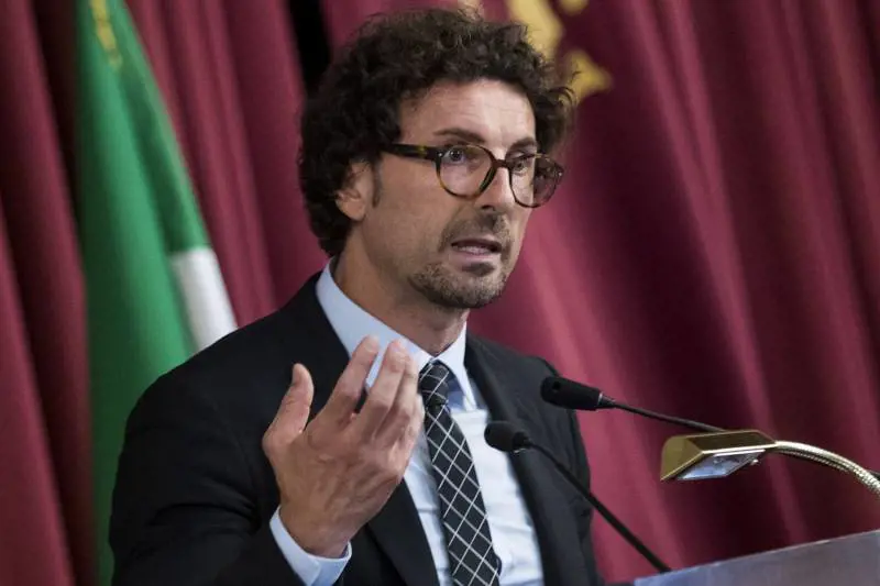 Altra figuraccia di Toninelli: non ha chiesto il dissequestro