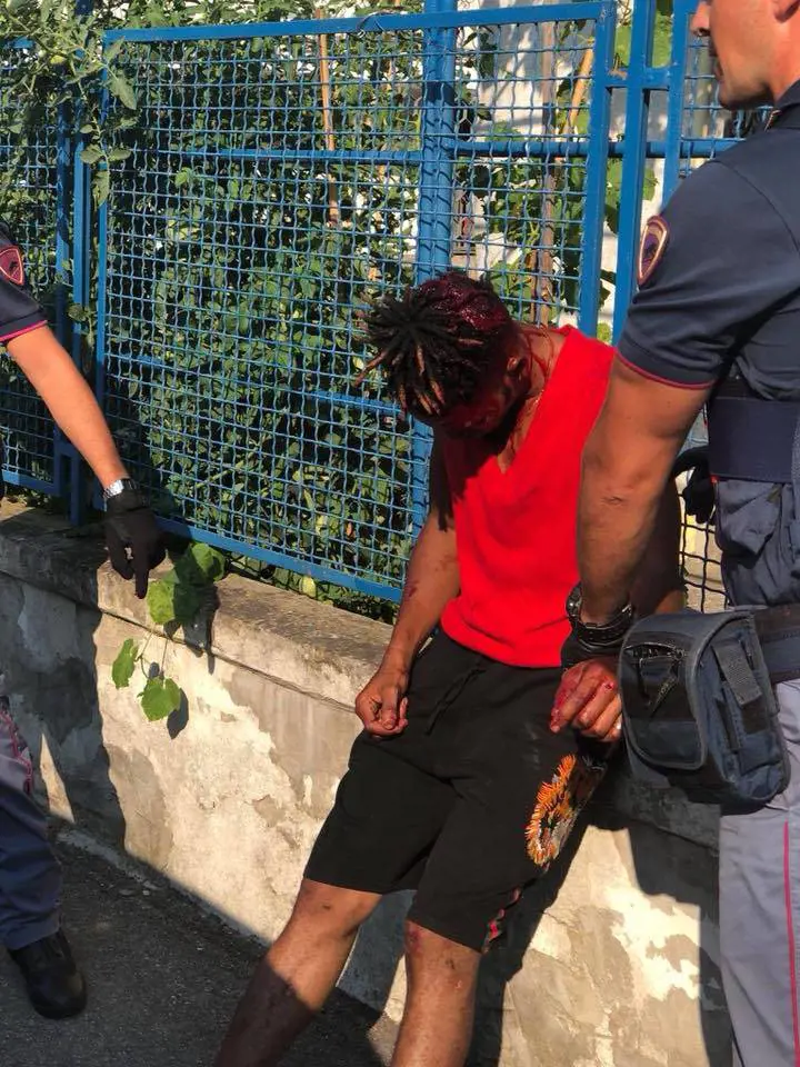 Il raid punitivo degli immigrati: massacrato a colpi di accetta