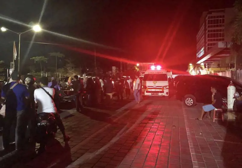 Terremoto in Indonesia: 82 morti e centinaia di feriti