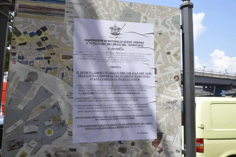 "No a dita nel naso e flatulenze": l'ordinanza fake è tutta da ridere