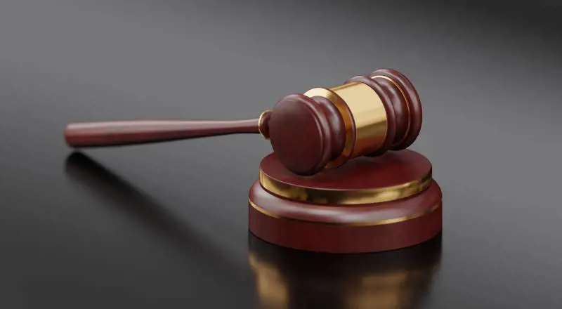 Procurarono aborto per ottenere soldi dell'assicurazione: 4 condanne