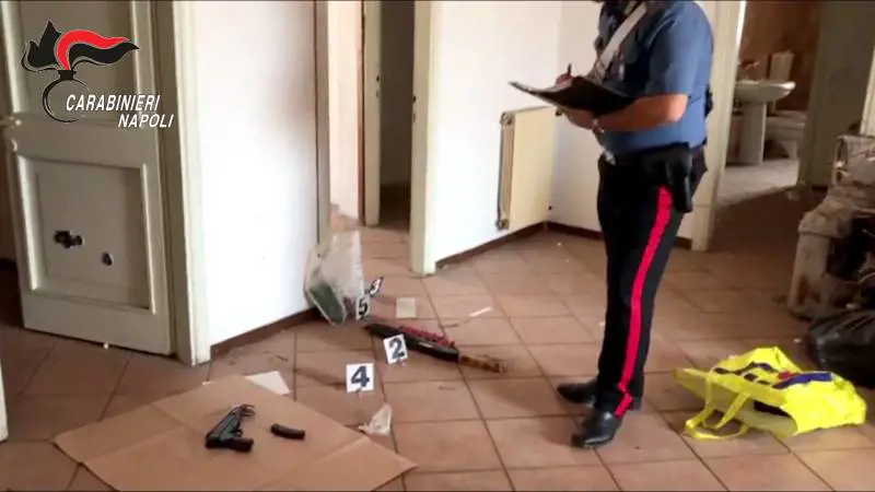 Armi e cartucce in casa, preso 30enne