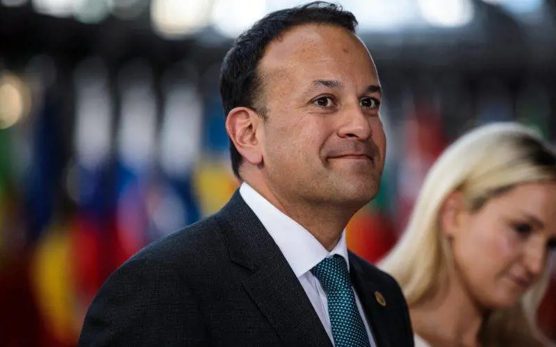 Irlanda, premier e tre ministri dettano "agenda gay" a papa Francesco
