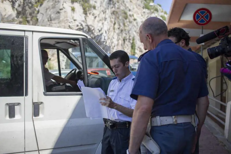 Dà passaggio con BlaBlaCar a coppia migranti: condannato come passeur 