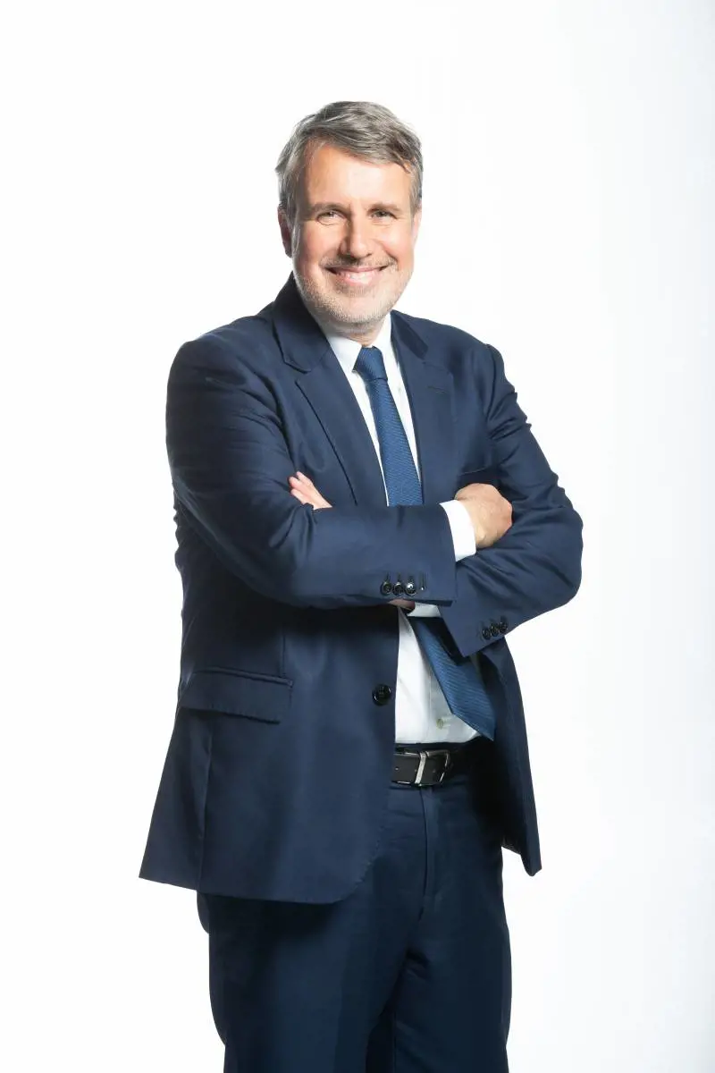 "I fatti prima dei politici nel Tg4. E Viva l'Italia..."