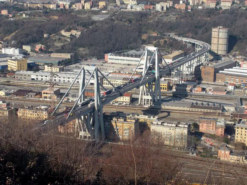 Il ponte Morandi com'era