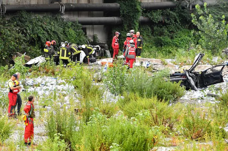 Crollo ponte a Genova, la procura apre un'inchiesta