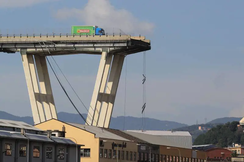 Bollinato il dl Genova. Ora serve la firma di Mattarella
