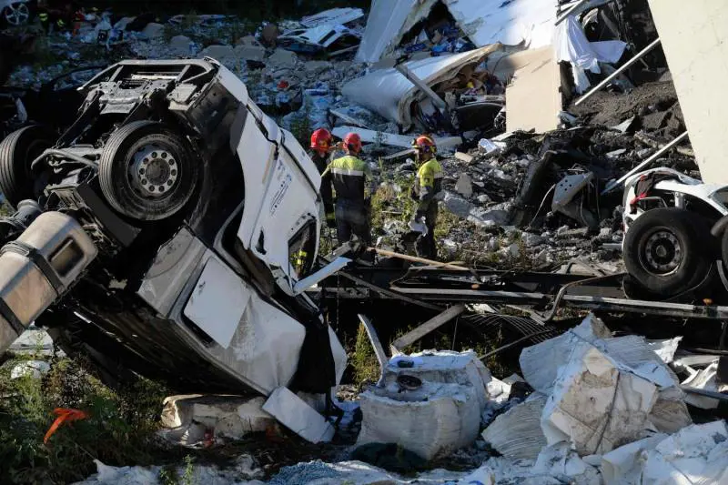 Ora l'esperto avverte: "Migliaia i ponti così, andranno giù tutti"
