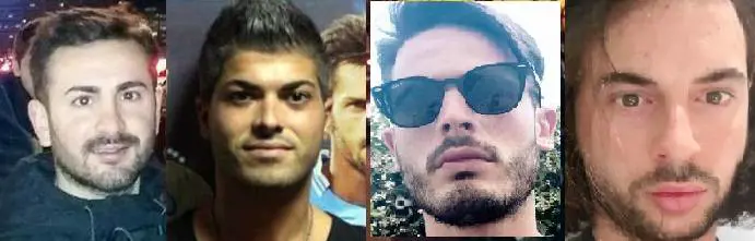 I quattro amici di Torre del Greco avevano deciso di andare in vacanza in aereo, poi all'ultimo il cambio di programma