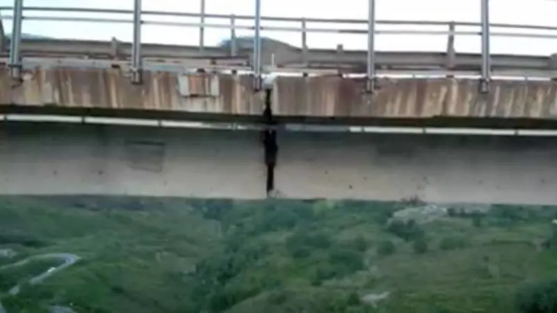 L'altro "Morandi" con la crepa. Mastella chiude il ponte a Benevento
