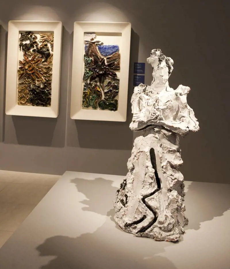 Ceramiche, bronzi e pesce. Ecco l'"altro" Lucio Fontana