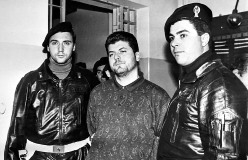 Colpo di pistola al petto: lo zio del boss psicologo si toglie la vita