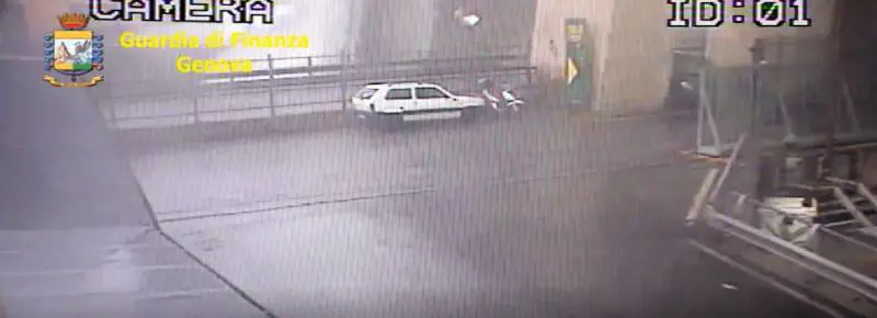 Nei video c'è la prova: un tirante si è spezzato